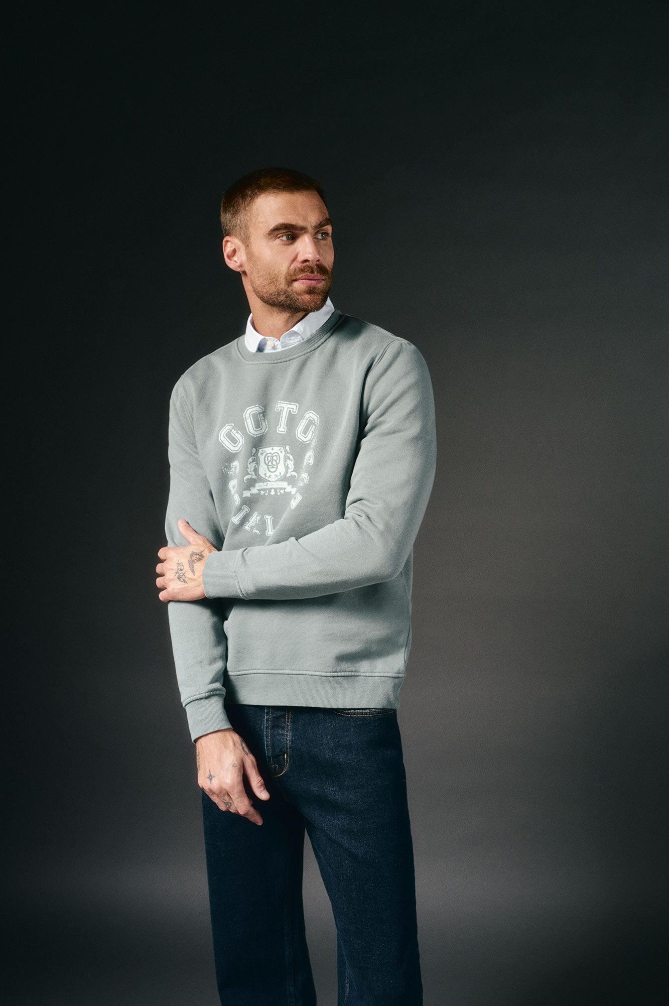 OOTO Sudadera gr&aacute;fica cuello caja