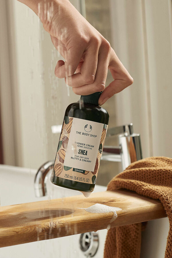 The Body Shop Creamy Shea Shower Gel 250ml Multicolour