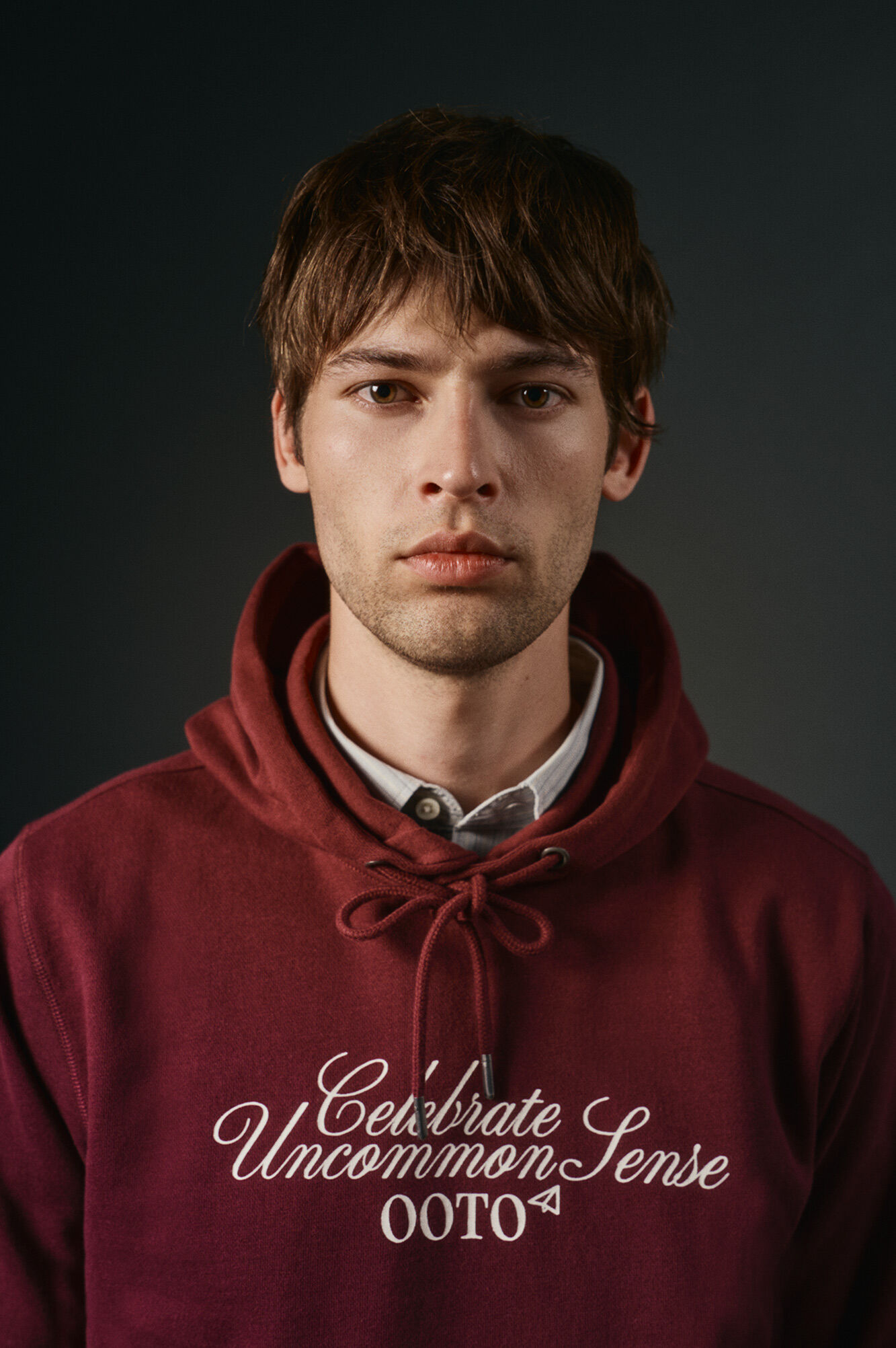 OOTO Sudadera gr&aacute;fica con capucha