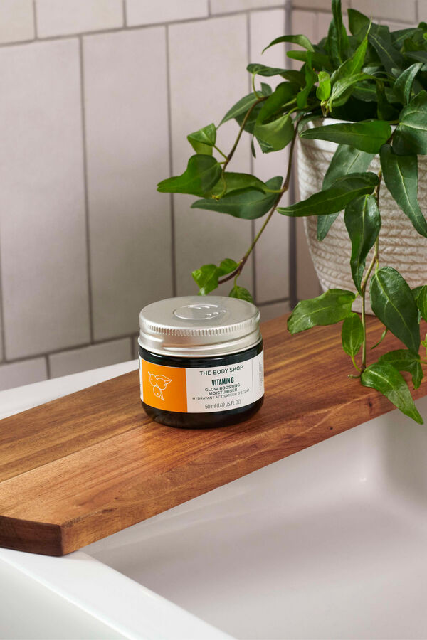 The Body Shop Creme Hidratante Iluminador Vitamina C 50ml Multicolorido