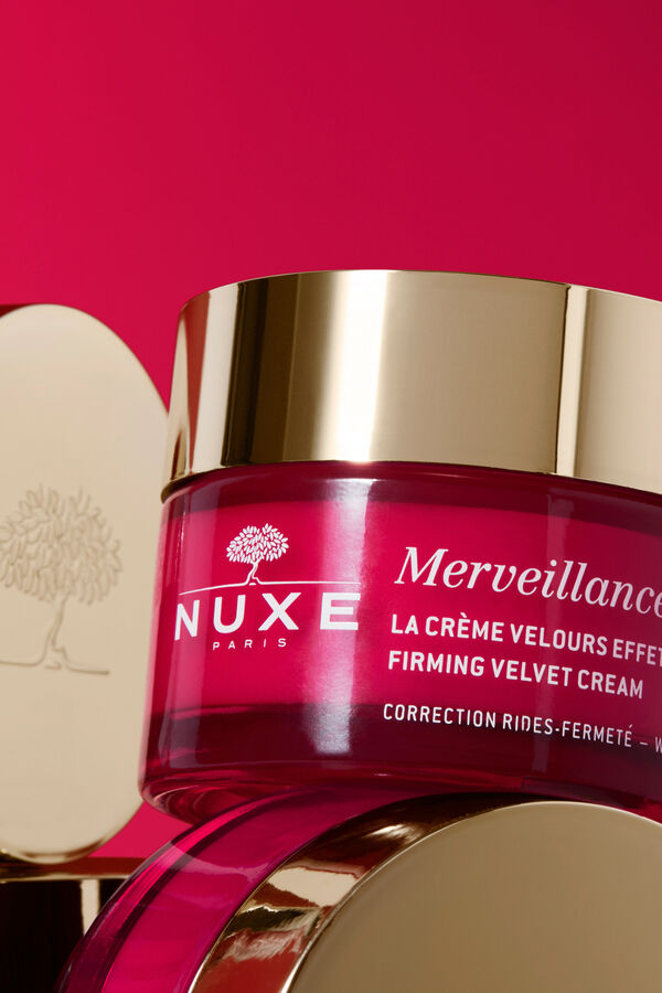 Cortefiel Creme merveillance aveludado efeito lifting 50 ml Vermelho