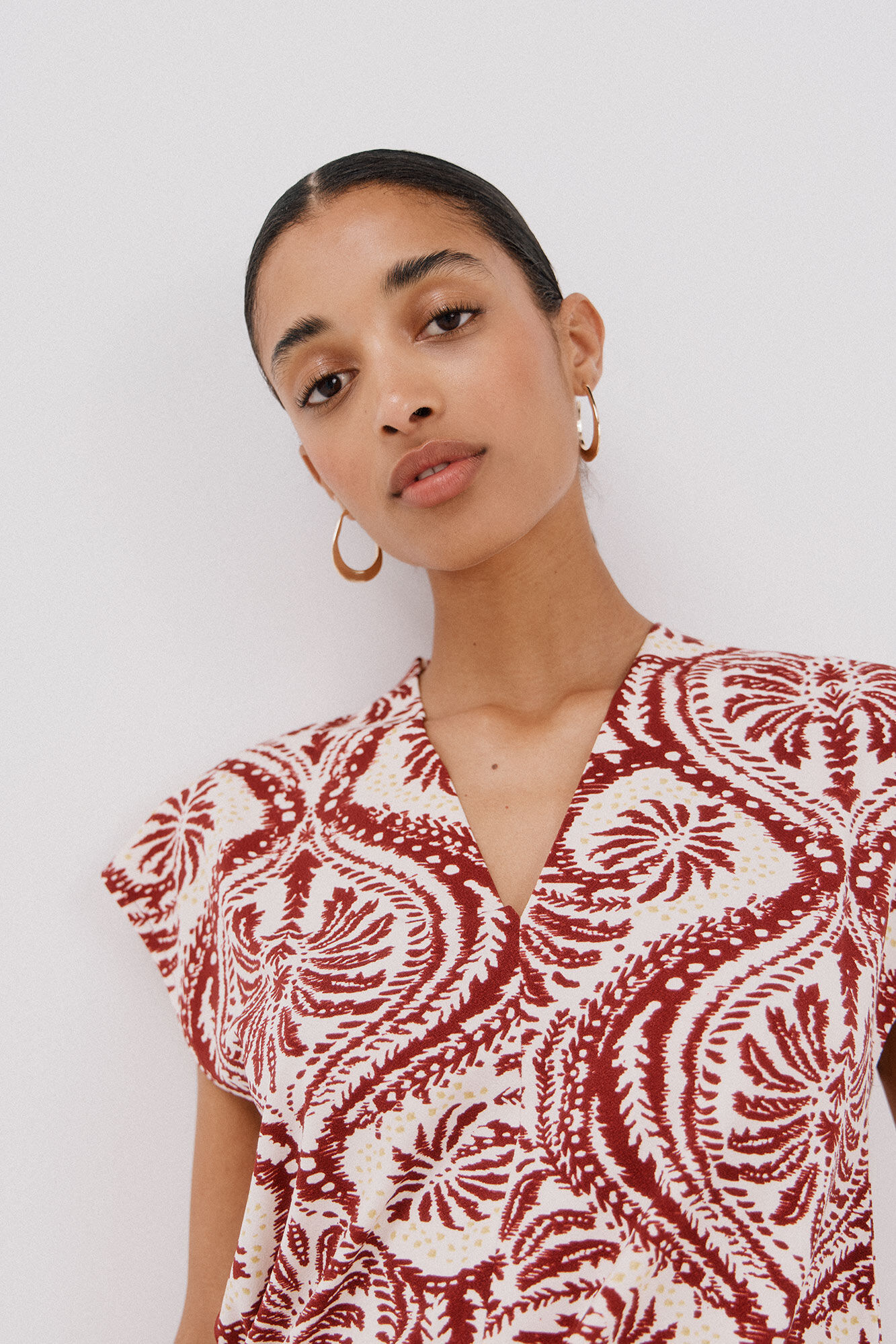 Cortefiel Camiseta estampada com decote em bico franzido