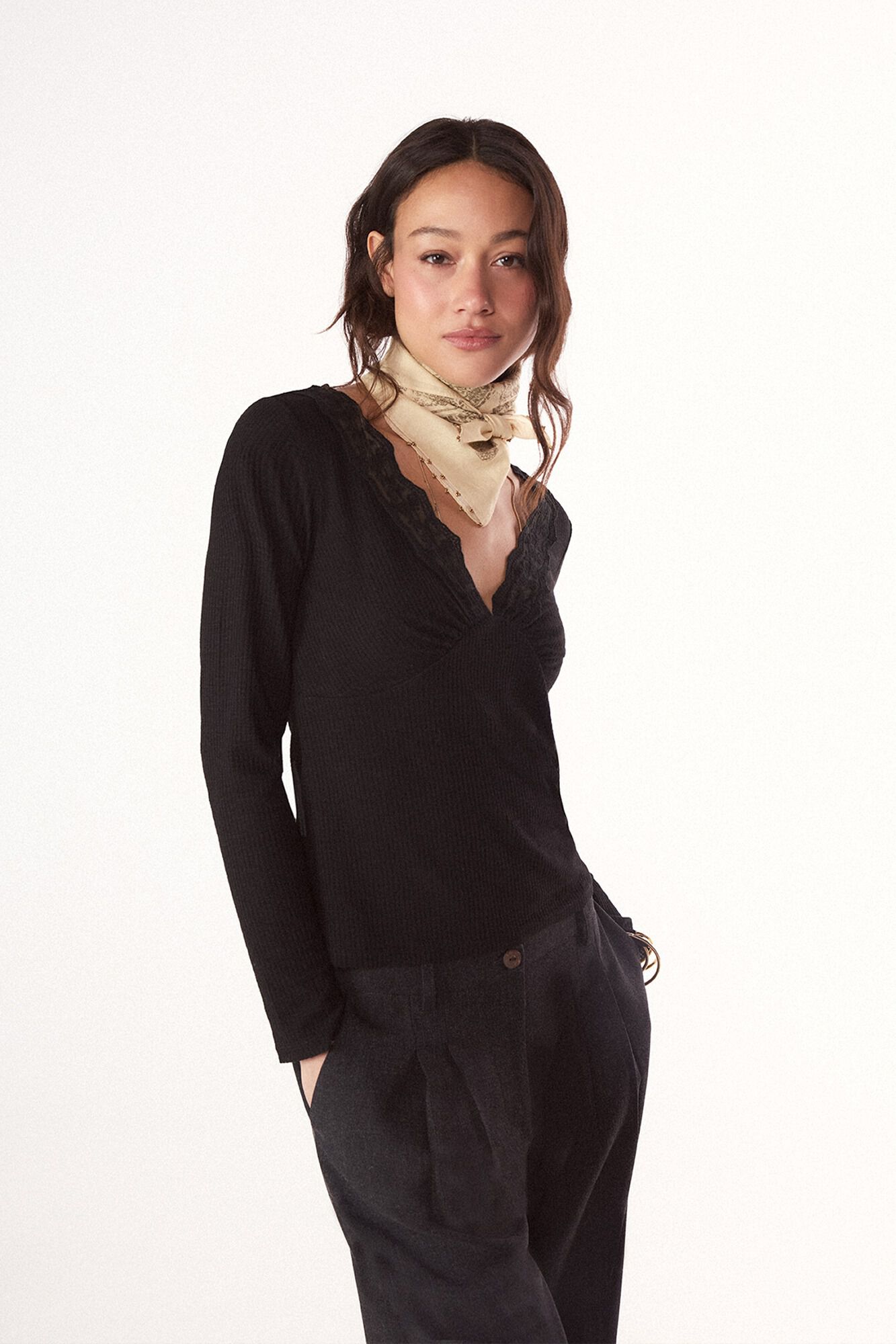 Slowlove Top estrucutura detalle blonda