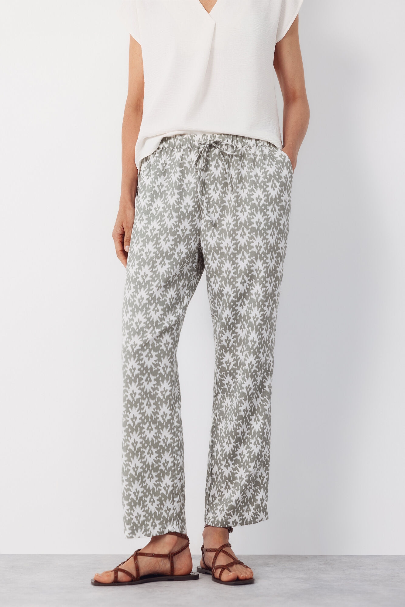 Cortefiel Pantal&oacute;n flu&iacute;do estampado
