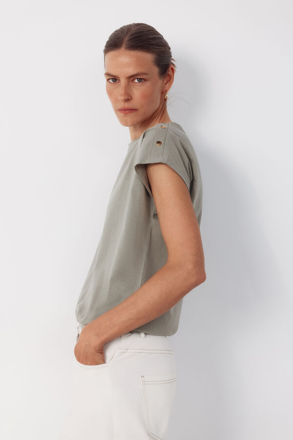 Cortefiel Camiseta b&aacute;sica botones dorados Kaki