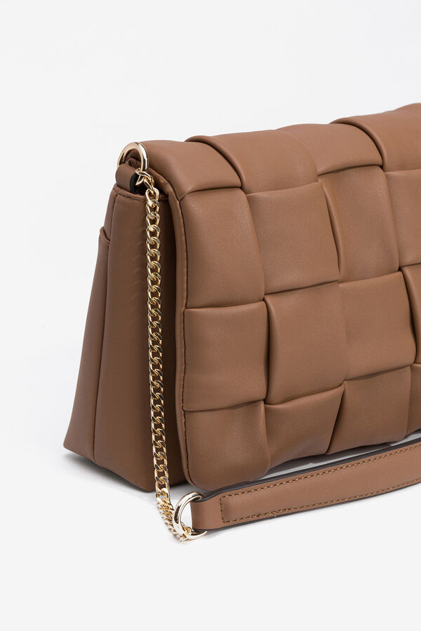 Vilanova Bolso con solapa de trama Marr&oacute;n