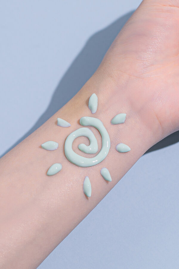 Benton Crema solar de defensa UV Air Fit verde