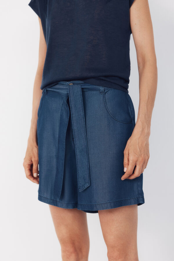 Cortefiel Bermuda fluida em Tencel Azul