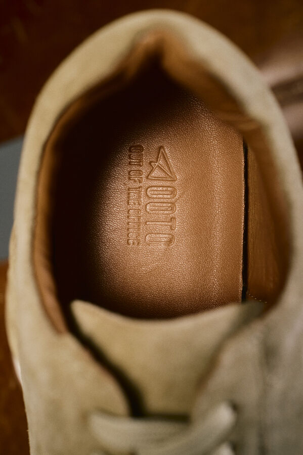 OOTO Zapatilla piel serraje Camel