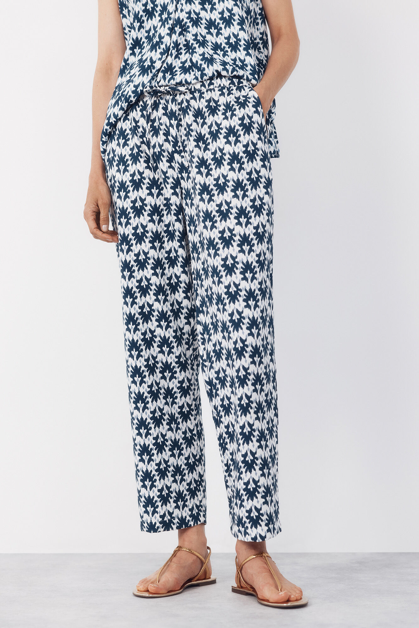 Cortefiel Pantal&oacute;n flu&iacute;do estampado