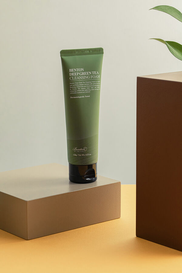 Benton Deep green tea cleansing foam Green