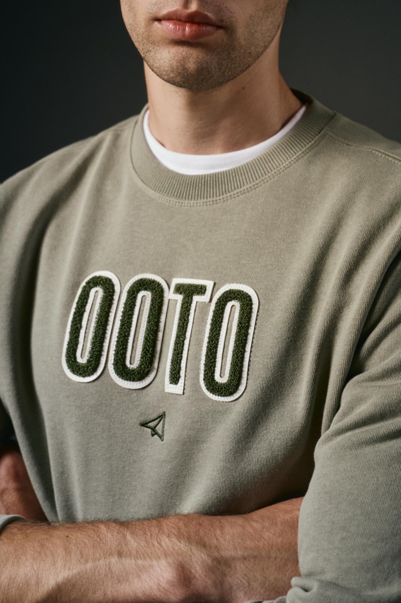 OOTO Sudadera logo bordado