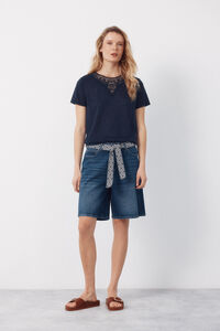 Cortefiel Camiseta escote guipur