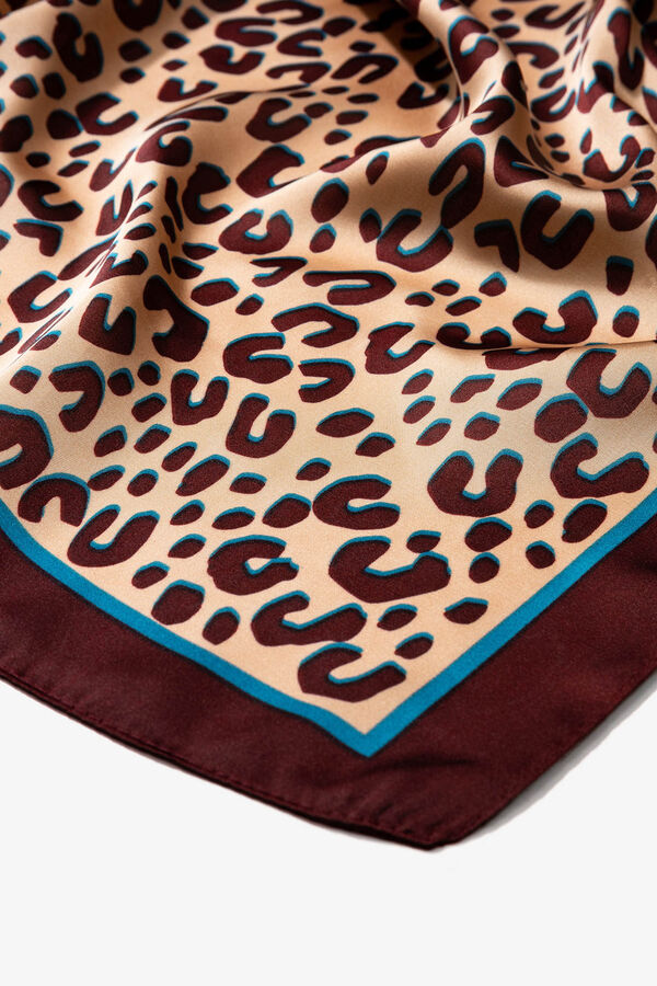 Vilanova Bandana Satinada Estampada Leopardo Marr&oacute;n
