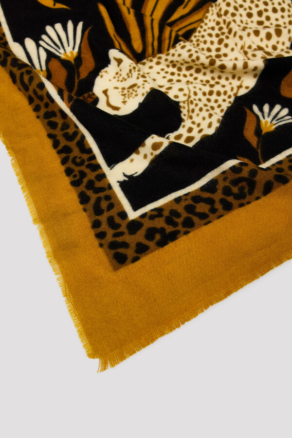 Cortefiel Len&ccedil;o safari Dourado