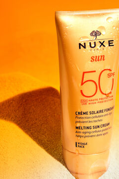 Cortefiel Nuxe Sun Crema Solar Fundente para Rostro Alta Protección SPF 50 Naranja