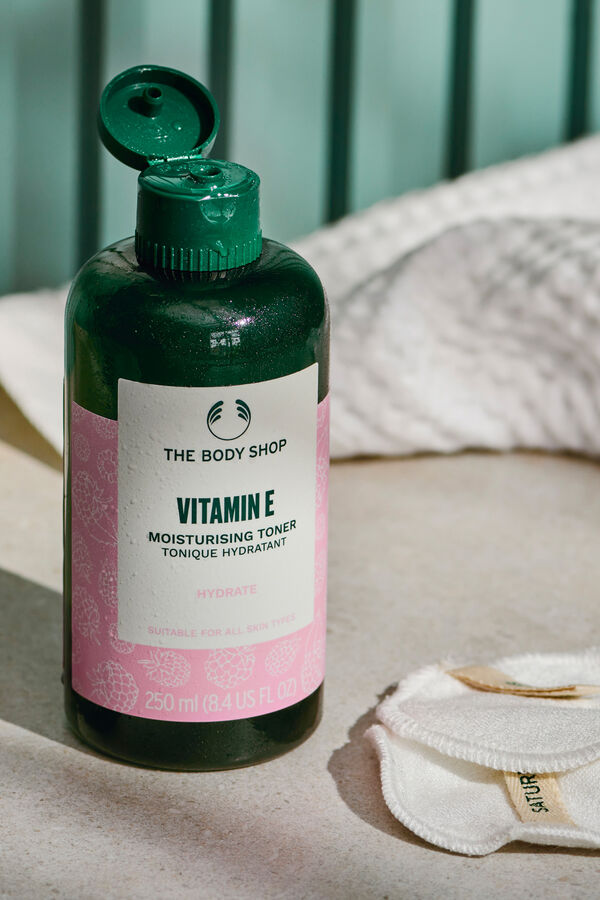 The Body Shop T&ocirc;nico Hidratante Vitamina E 250ml Multicolorido