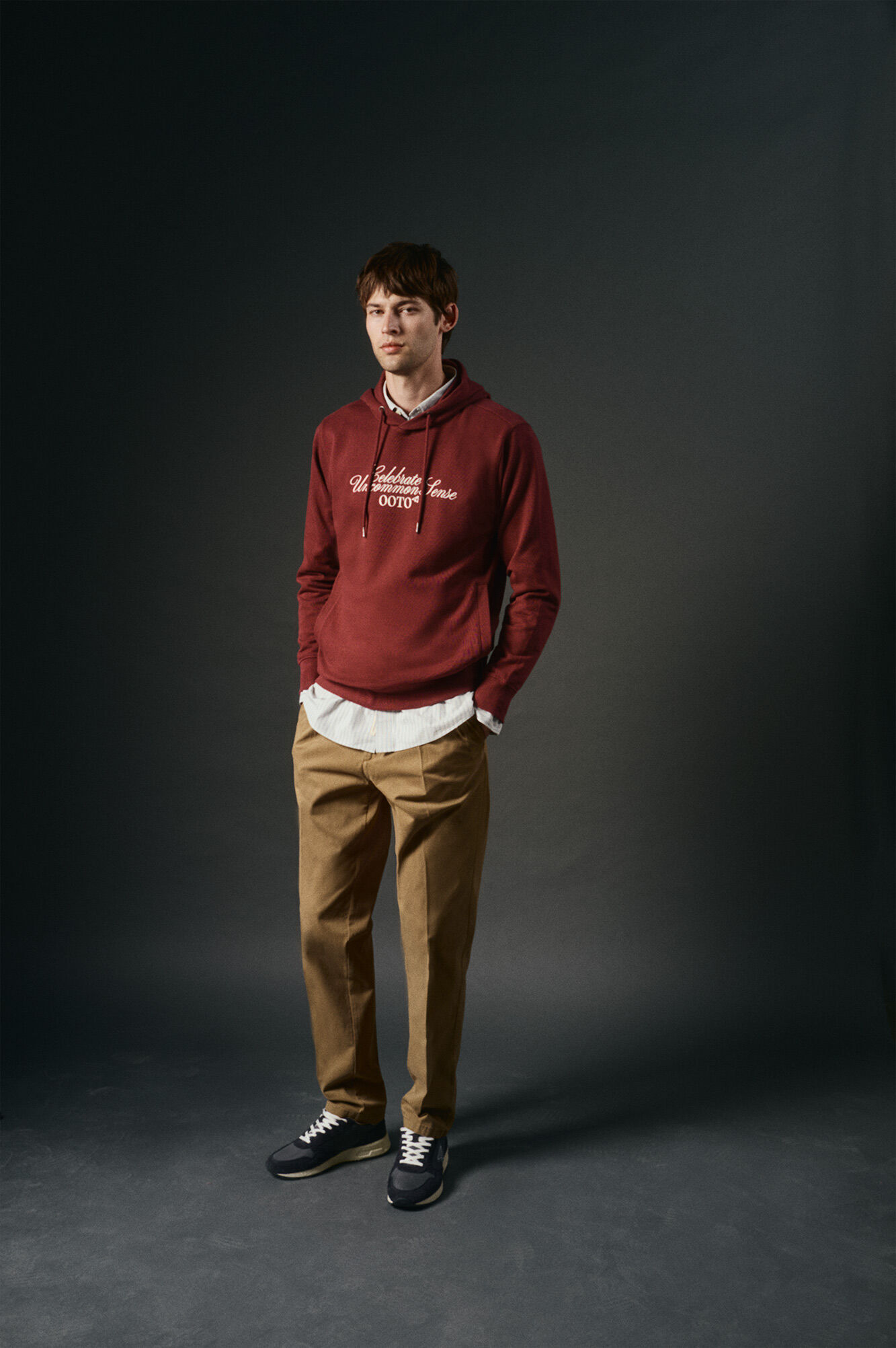 OOTO Sudadera gr&aacute;fica con capucha