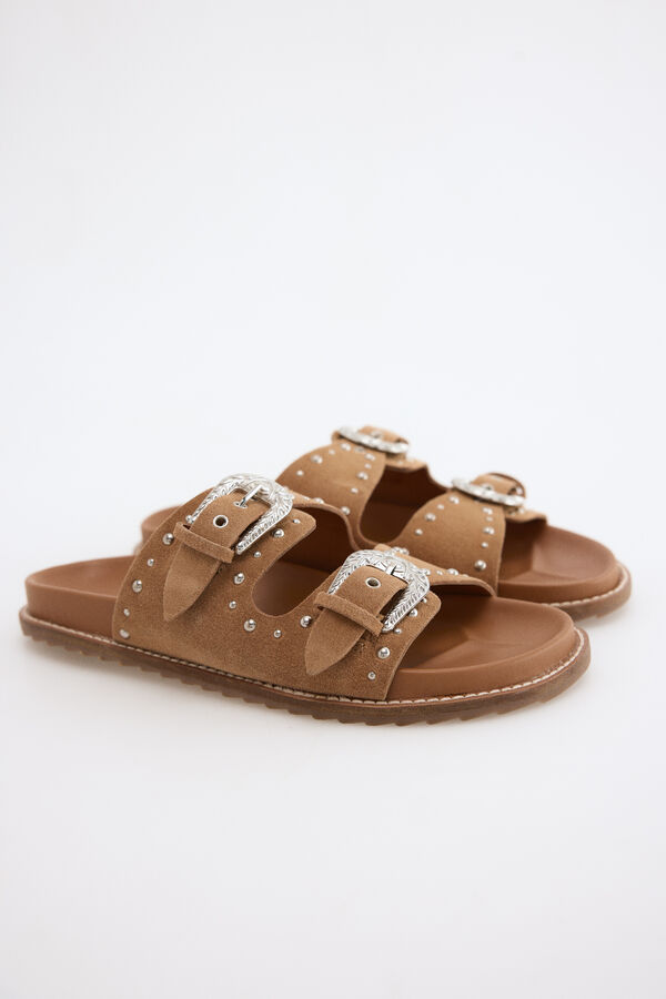 Slowlove Sandalia piel tachuelas Marr&oacute;n