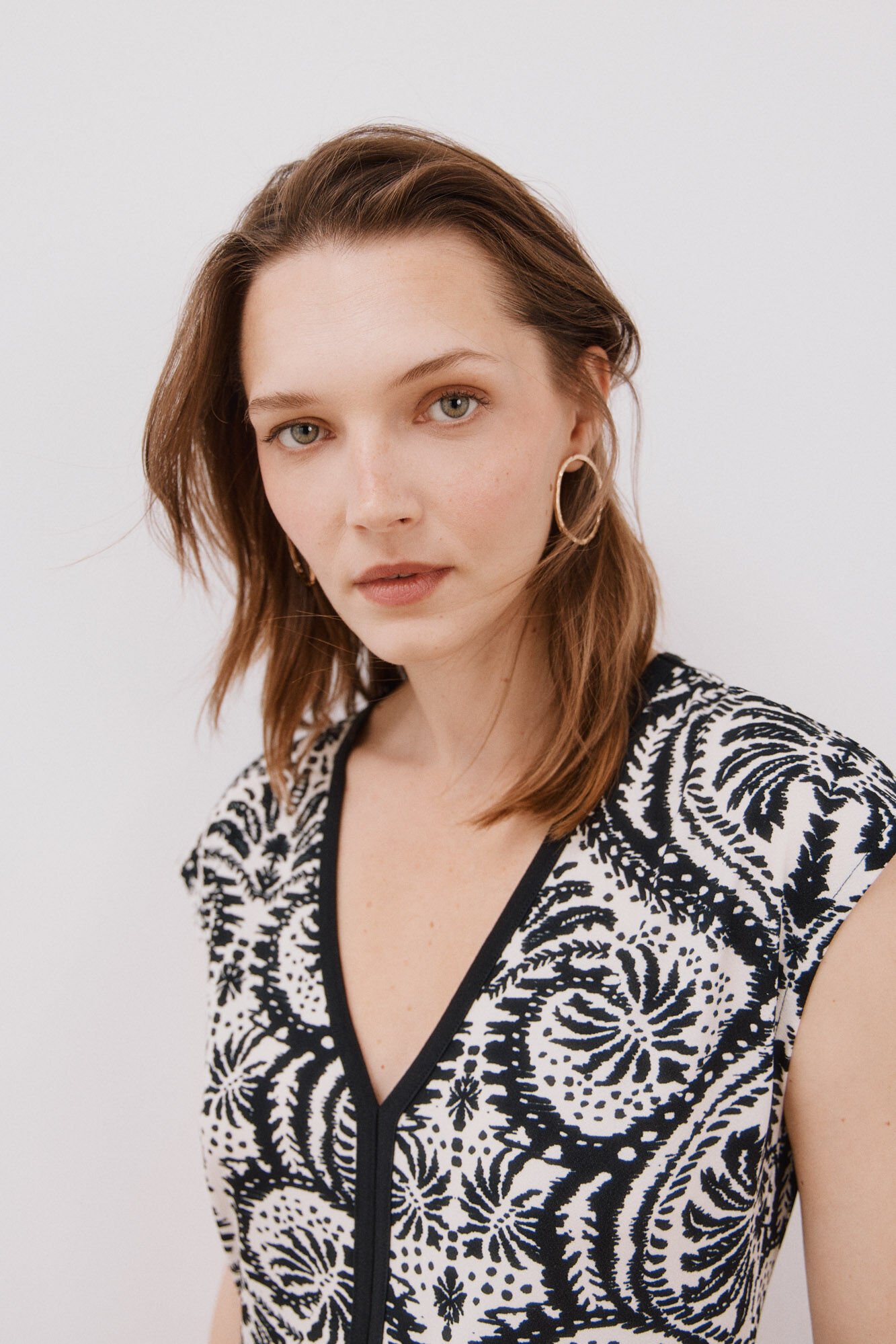 Cortefiel Vestido com decote em bico contrastante