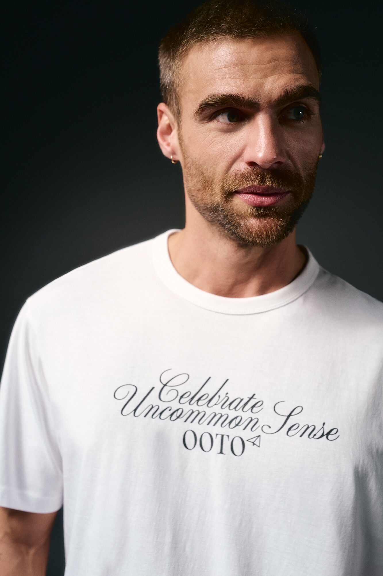 OOTO Camiseta gr&aacute;fica lavada