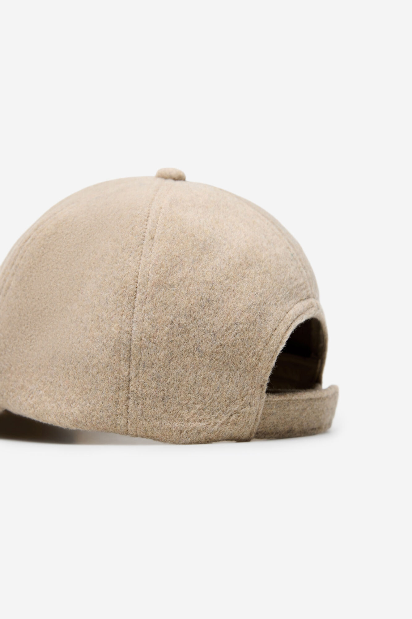 Cortefiel Gorra tejido suave