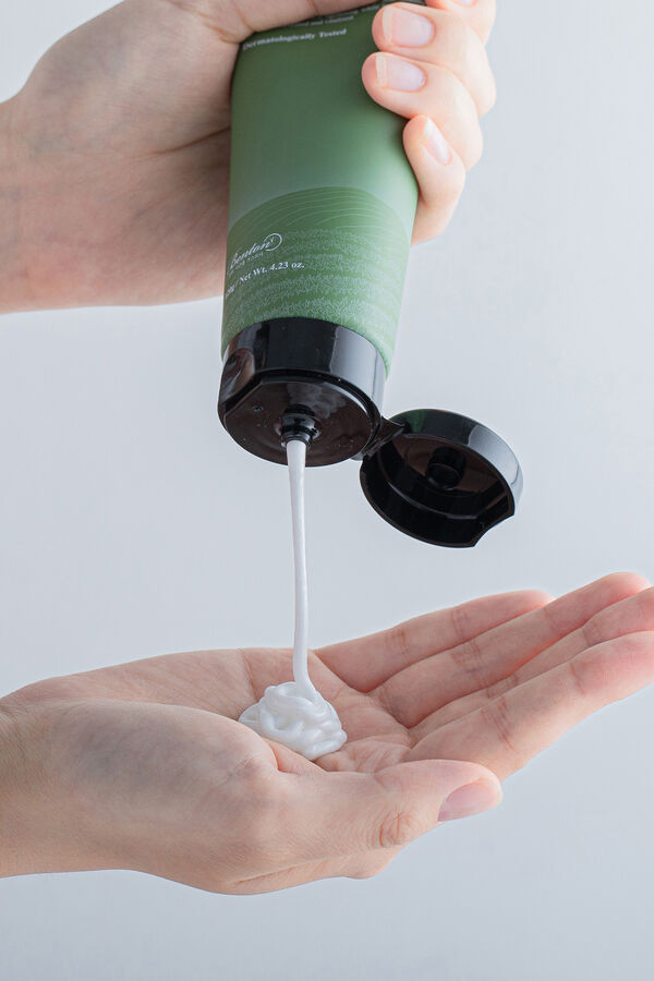 Benton Deep green tea cleansing foam Green