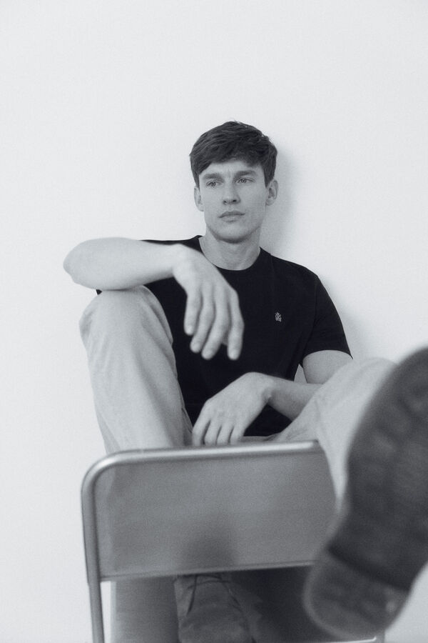 Cortefiel Camiseta b&aacute;sica Negro