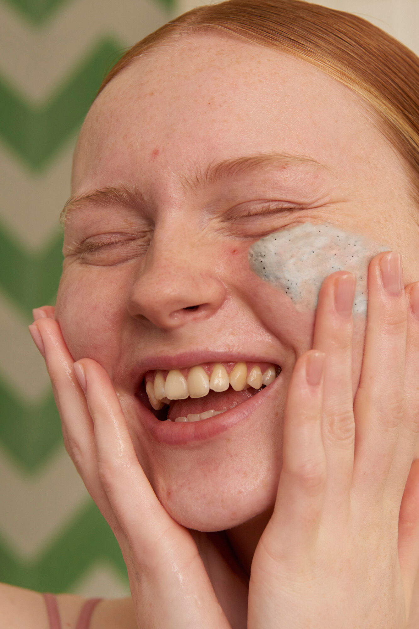 The Body Shop Mascarilla Exfoliante Facial 3 en 1 &Aacute;rbol de T&eacute; 125ml