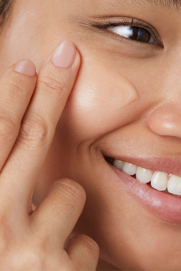 The Body Shop Creme Hidratante Iluminador Vitamina C 50ml Multicolorido