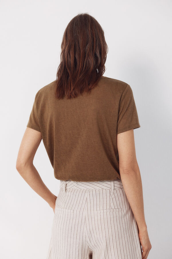 Cortefiel Camiseta pico pasamaneria Kaki