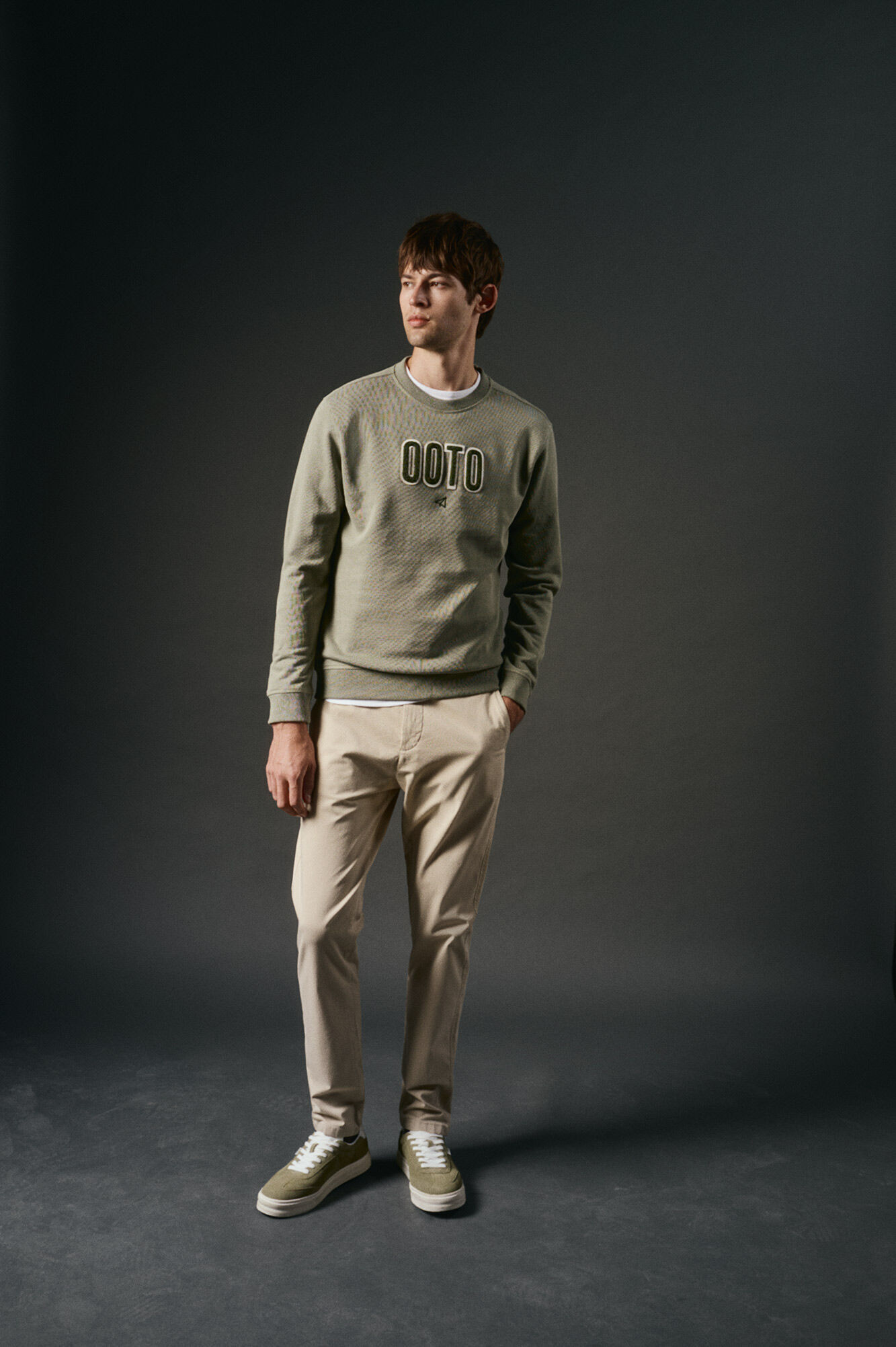 OOTO Sudadera logo bordado