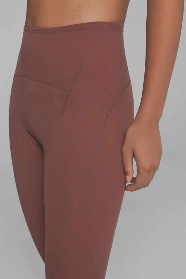 Dash and Stars Leggings SOFT MOVE crop marrón nude