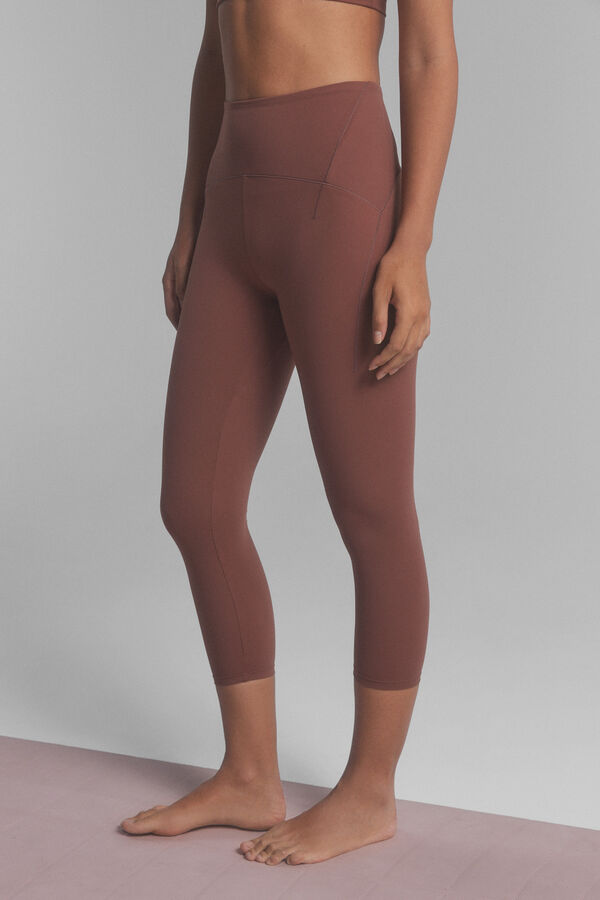 Dash and Stars Brown SOFT MOVE crop leggings nude