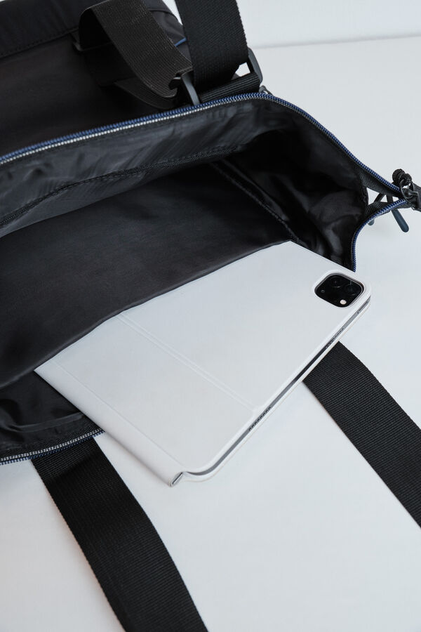 Dash and Stars Crni ruksak s vi&scaron;e načina kopčanja black