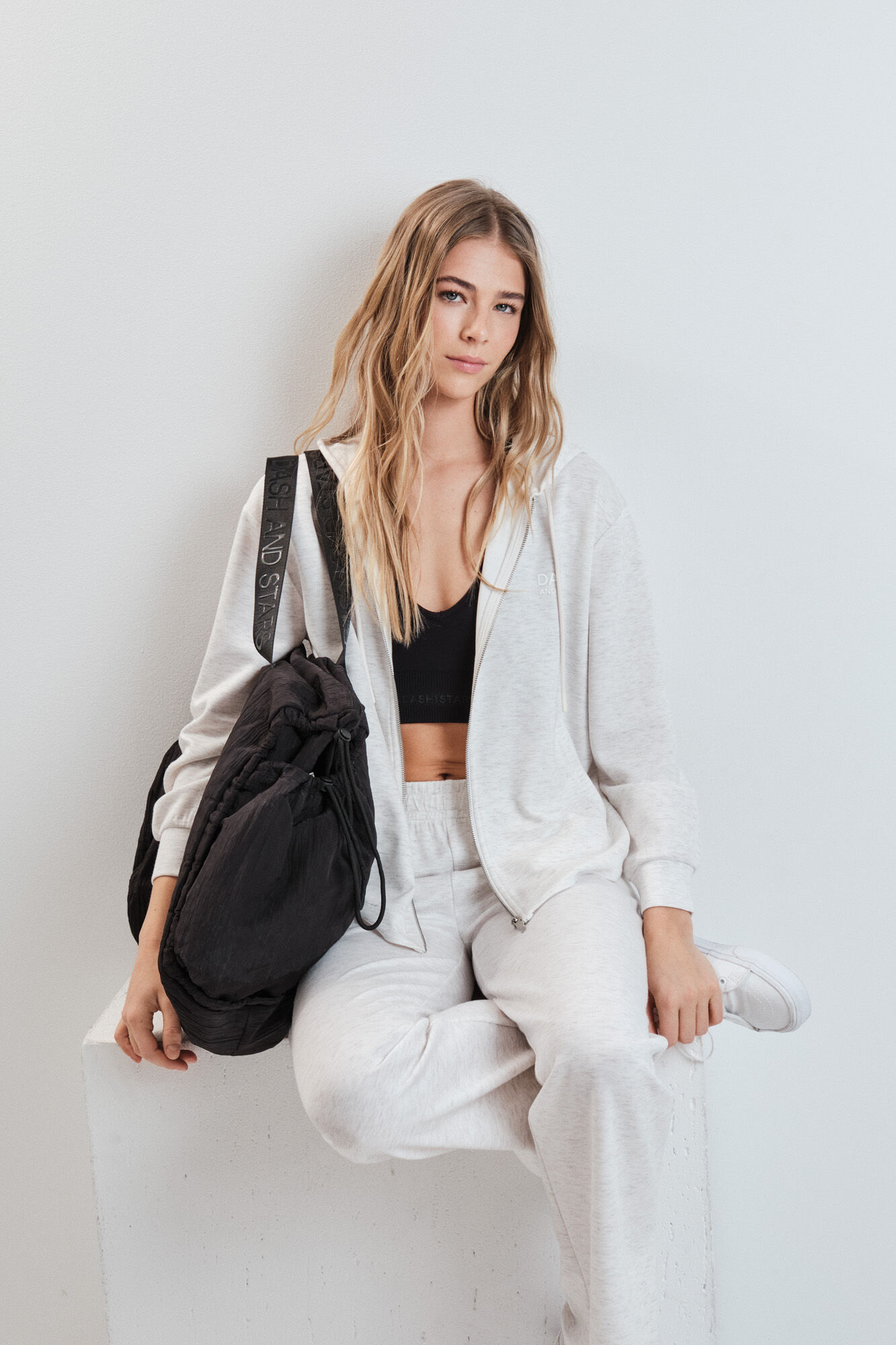 Dash and Stars Pantalon long ample en viscose douce gris