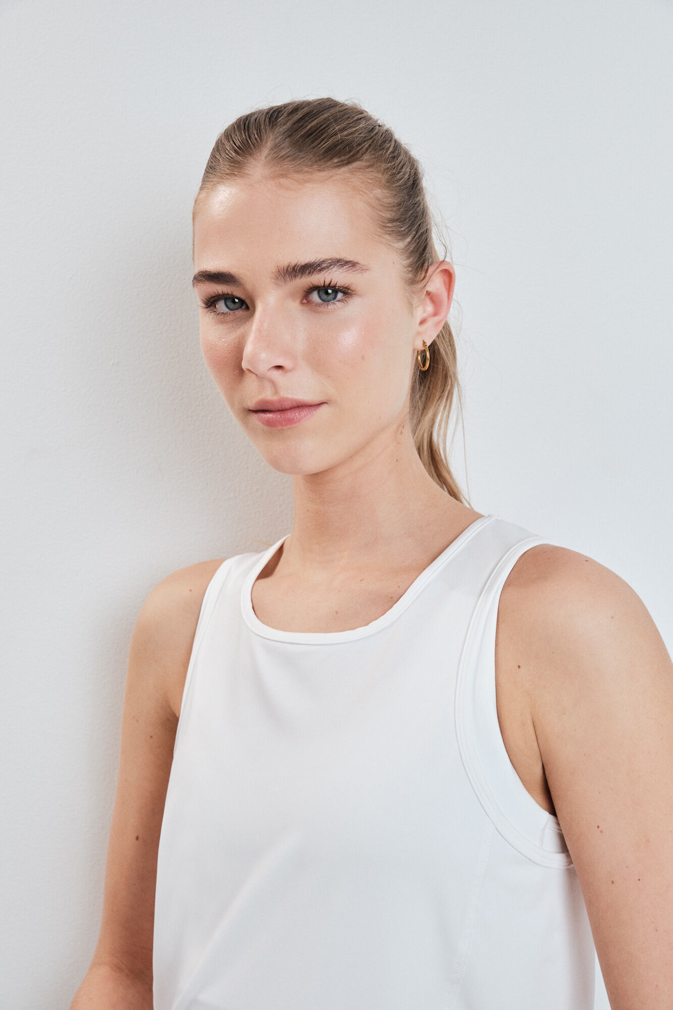 Dash and Stars White sleeveless halterneck technical T-shirt