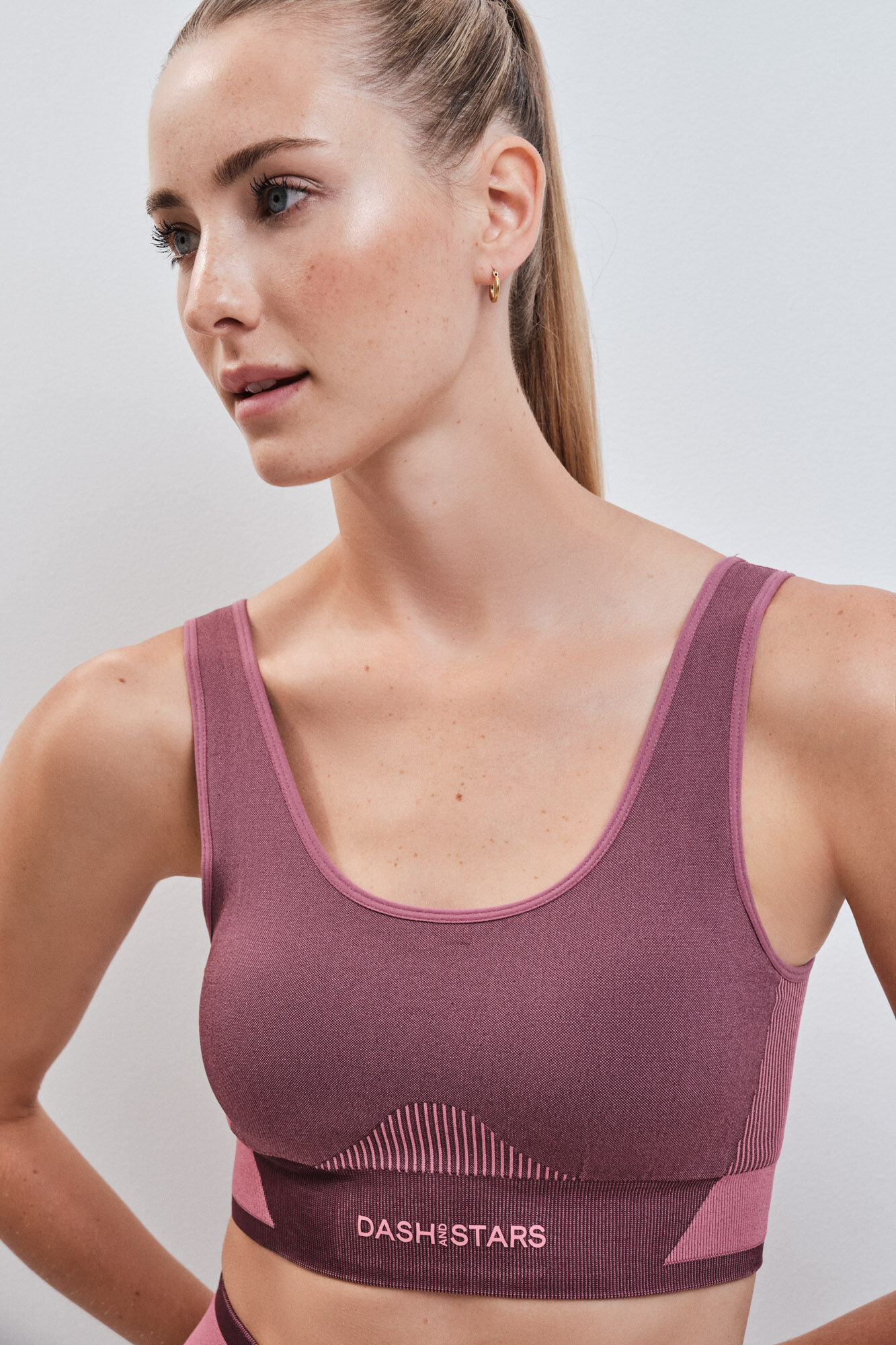Dash and Stars Burgundy sports bra SEAMLESS COMFORT