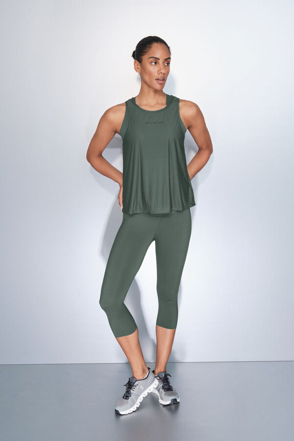 Dash and Stars COMPRESSIVE green capri leggings green