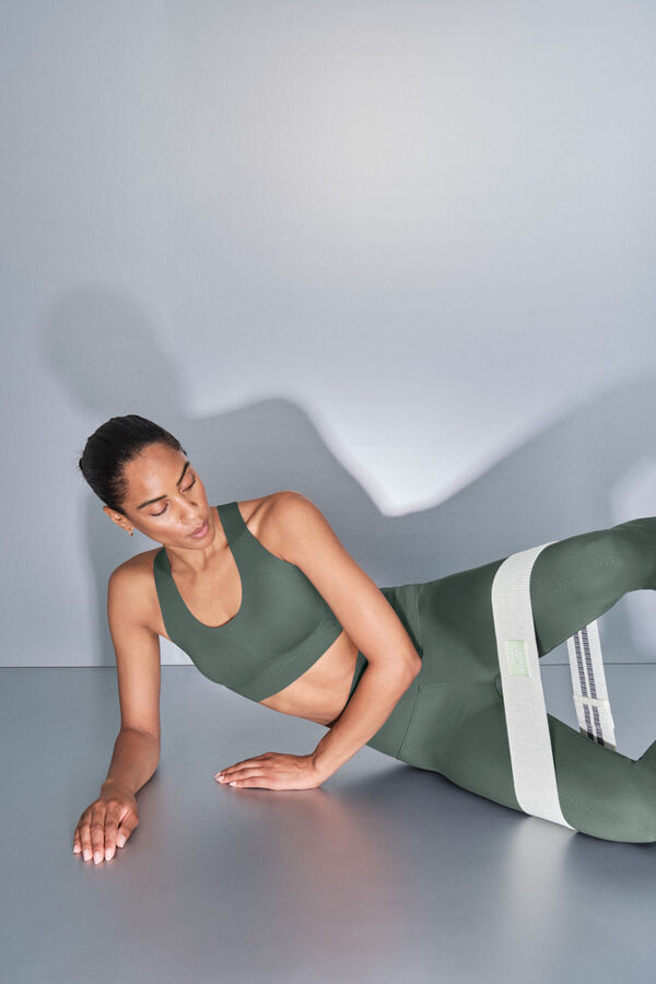 Dash and Stars COMPRESSIVE green capri leggings green