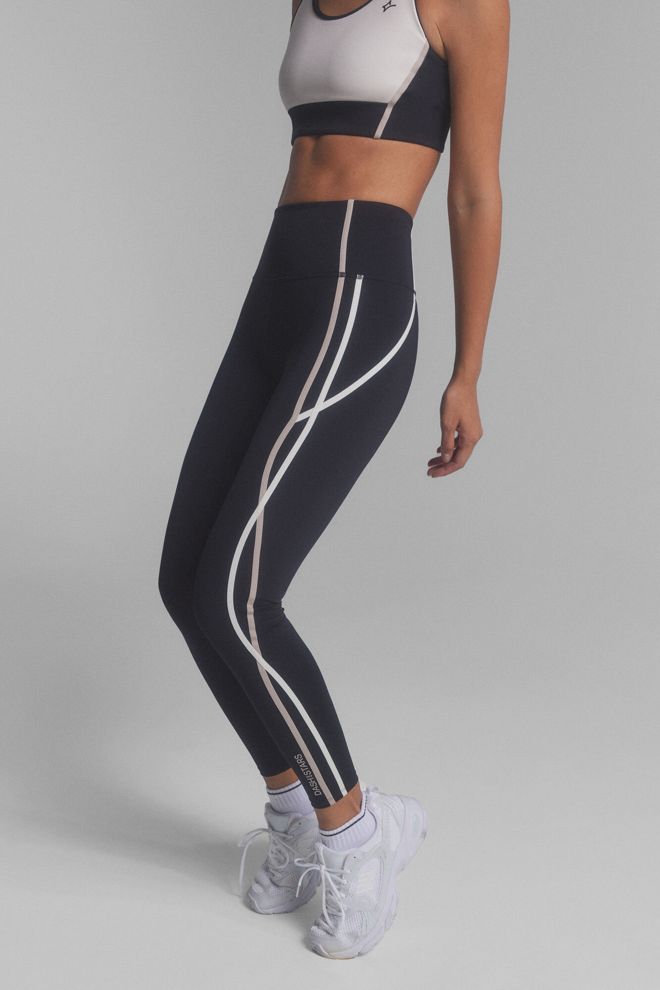 Dash and Stars 4D STRETCH leggings in b &amp; amp print