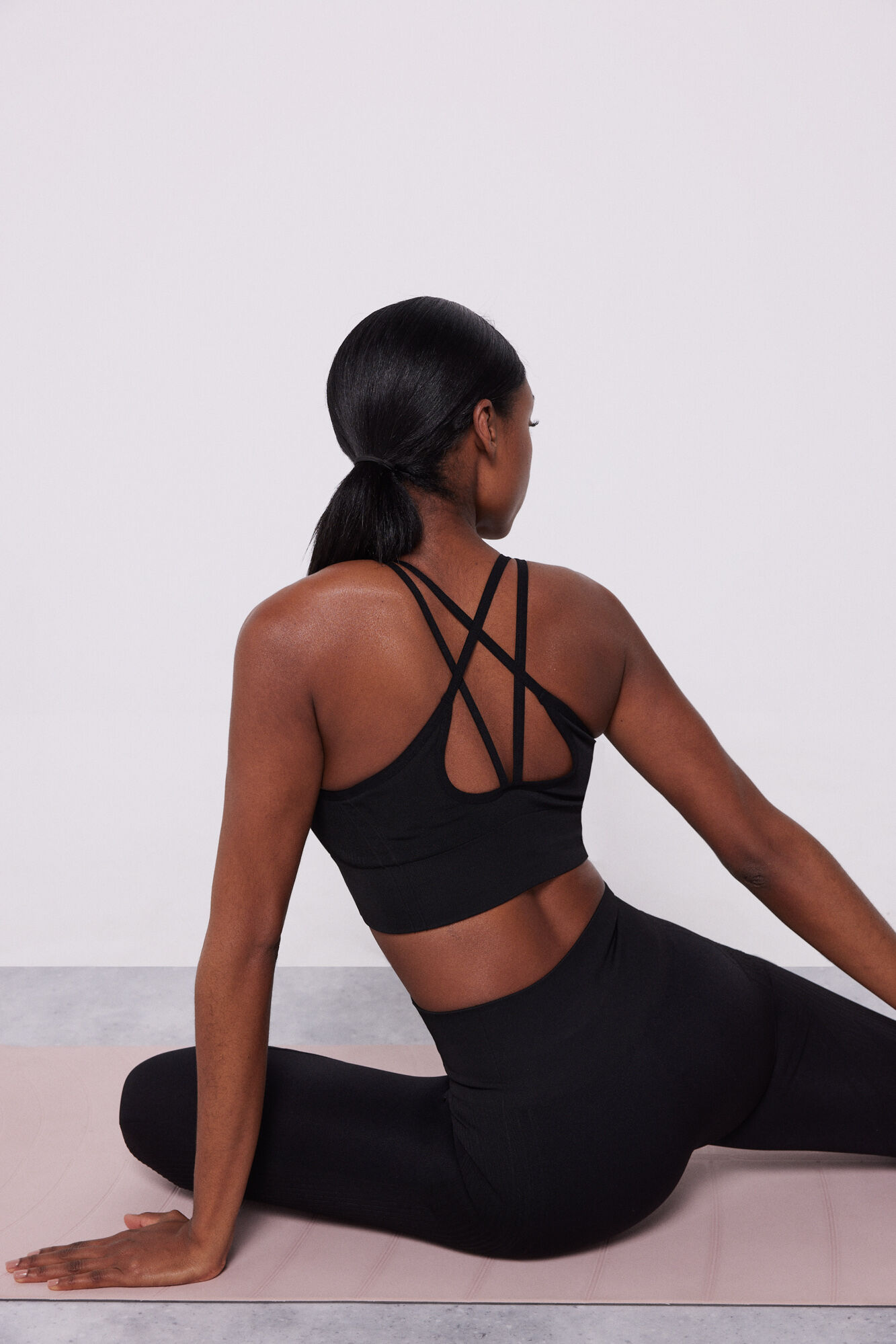 Dash and Stars Black Seamless Comfort sports bra