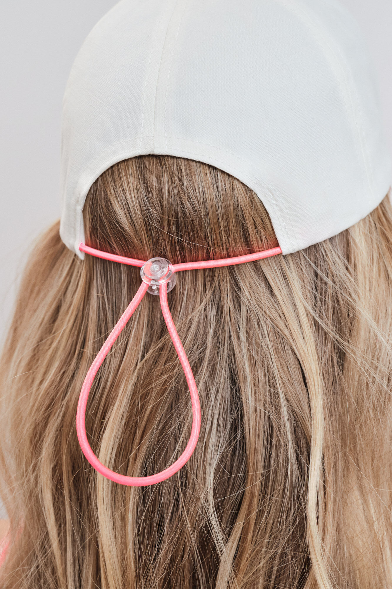 Dash and Stars White technical logo cap