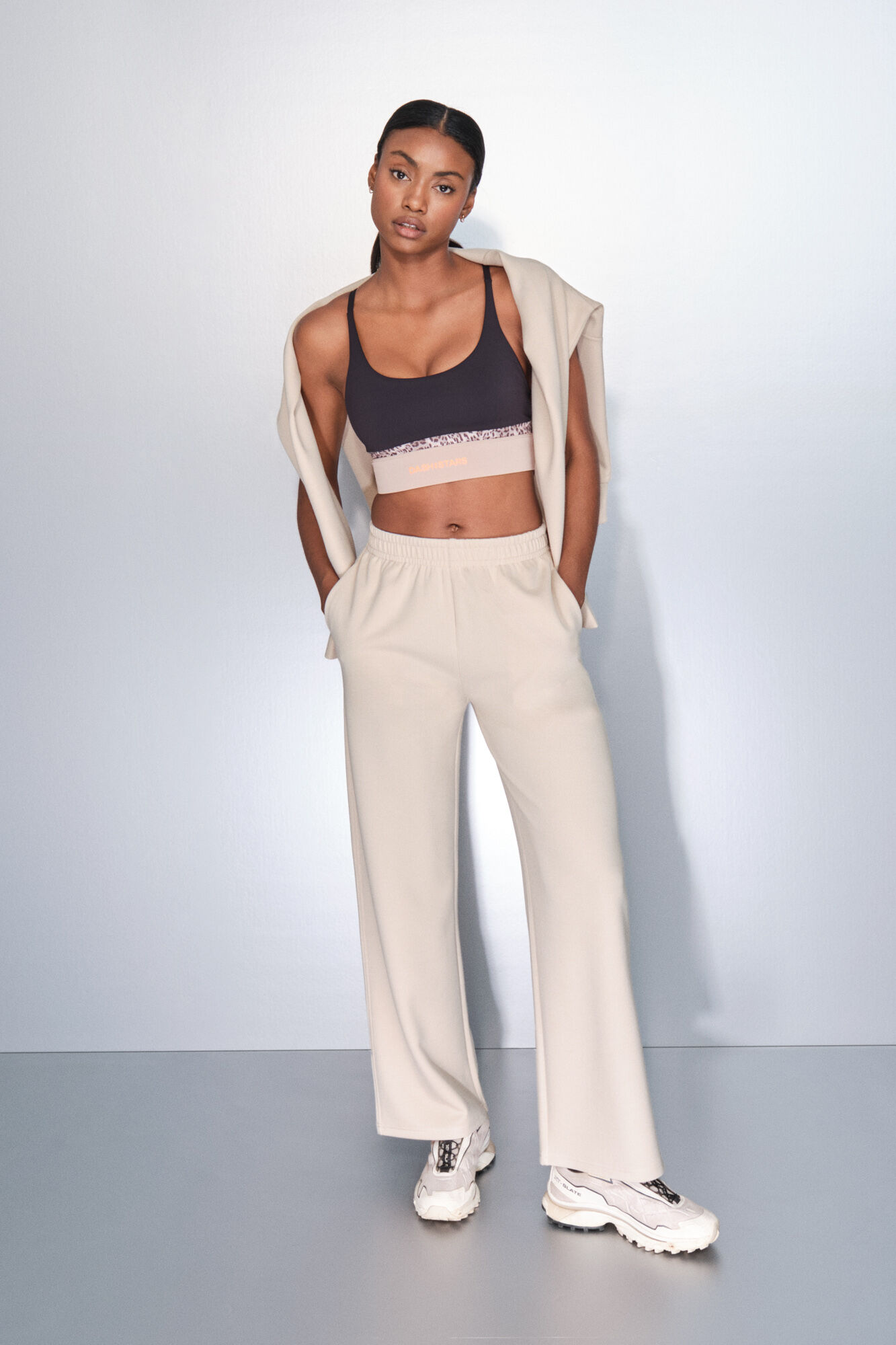 Dash and Stars Cal&ccedil;a largas retas caneladas bege