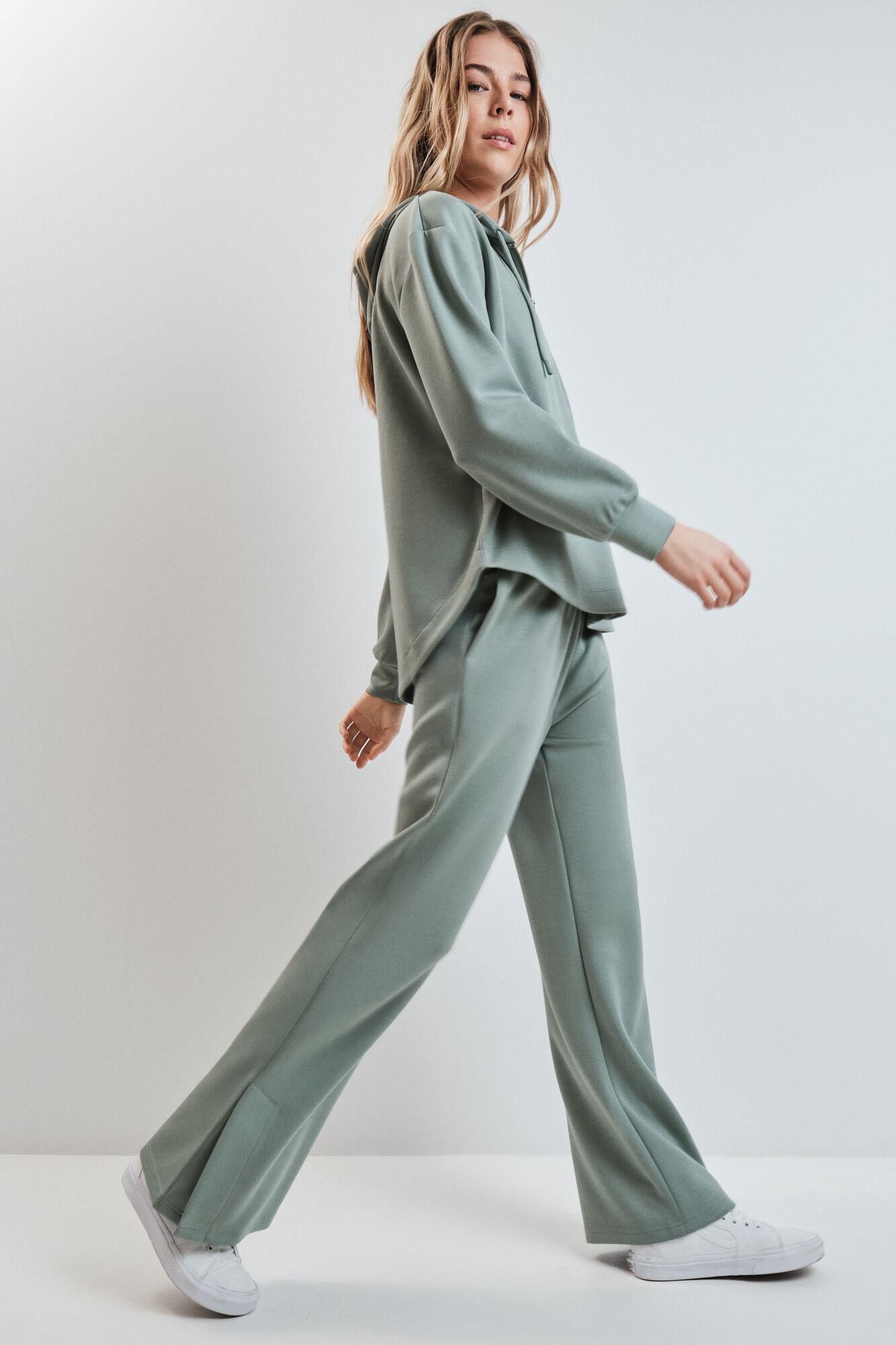 Dash and Stars Pantalon long ample en viscose douce vert