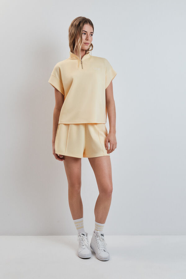 Dash and Stars Sweat-shirt manches courtes en viscose douce jaune imprim&eacute;