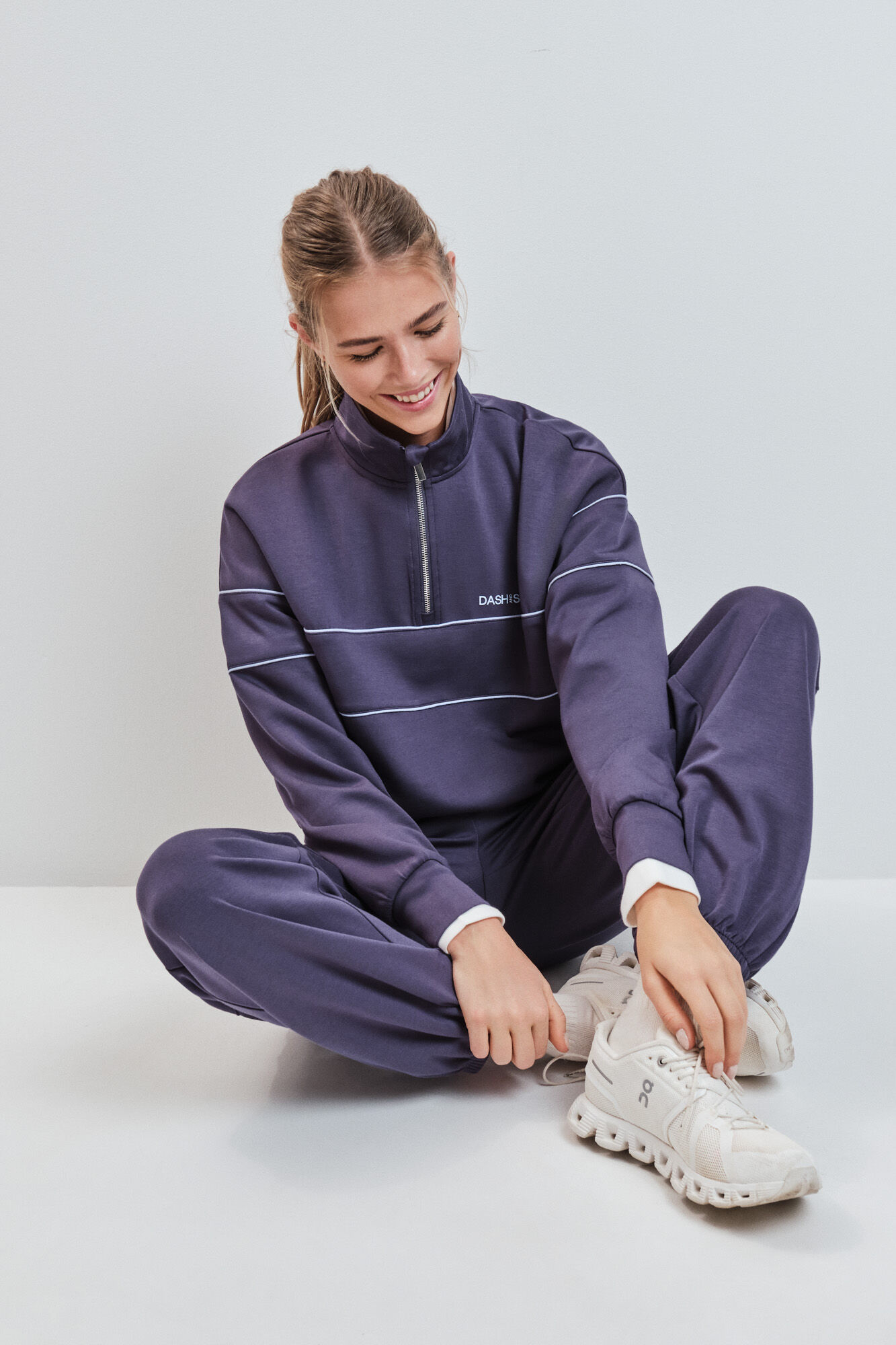 Dash and Stars Chaqueta cuello alto cremallera gris