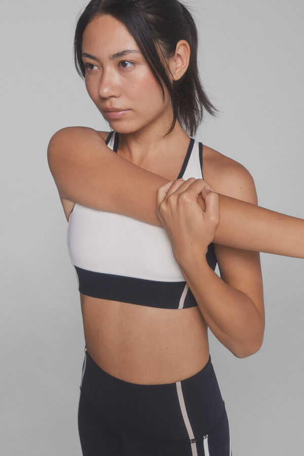 Dash and Stars Black 4D sports bra beige