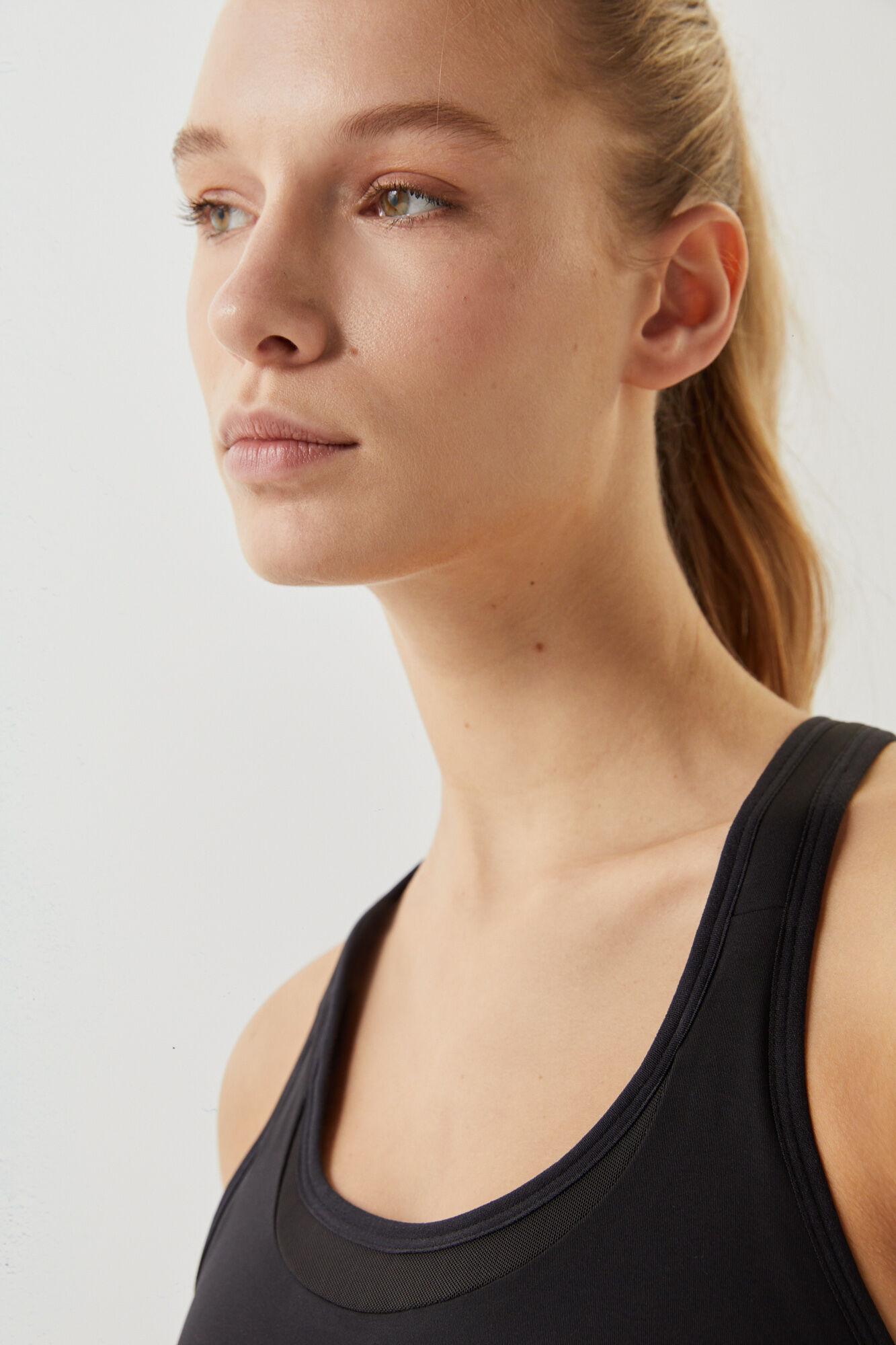Dash and Stars 4D Stretch black sports bra