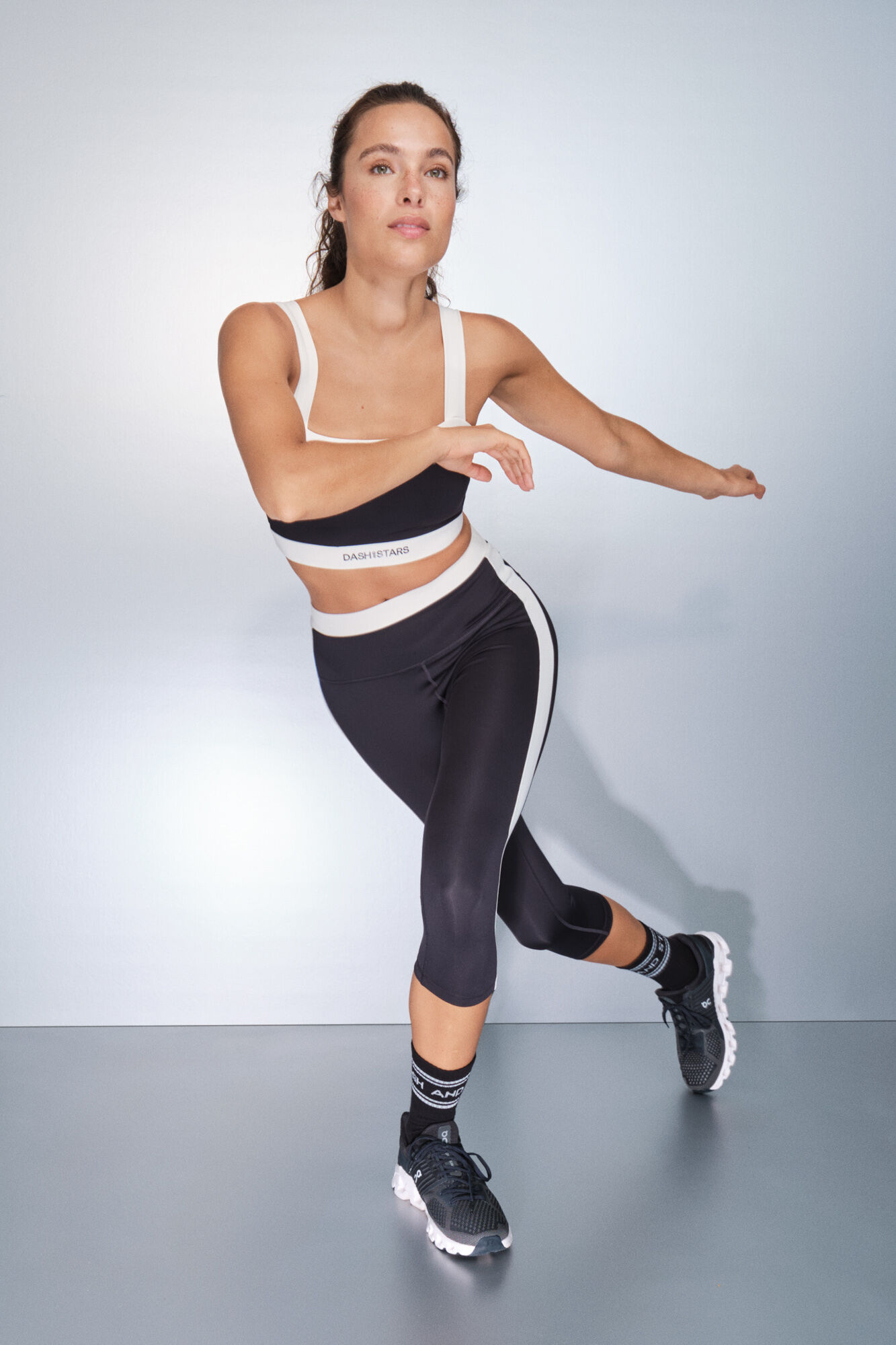 Dash and Stars Legging pirata preta e branca 4D STRETCH